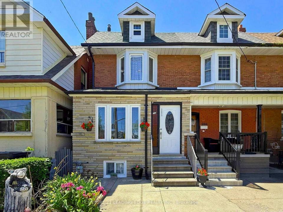 286 GLENHOLME AVENUE, Toronto (oakwood Village), Ontario M6E 3C8, Canadá