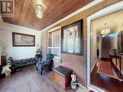 286 GLENHOLME AVENUE, Toronto (oakwood Village), Ontario M6E 3C8, Canadá