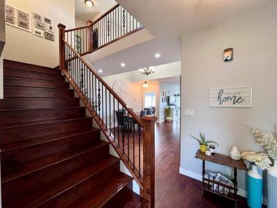 108 CRANBERRY COURT, Hinton, Alberta T7V 0B3, Canada