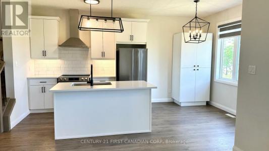 1818 FINLEY CRESCENT, London North (north I), Ontario N6G 0W4, Canada