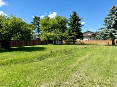 1958 5 AVENUE, Wainwright, Alberta T9W 1H9, Canada