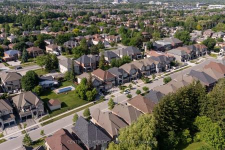 80 MARBROOK STREET, Richmond Hill, オンタリオ L4C 0Y8, カナダ