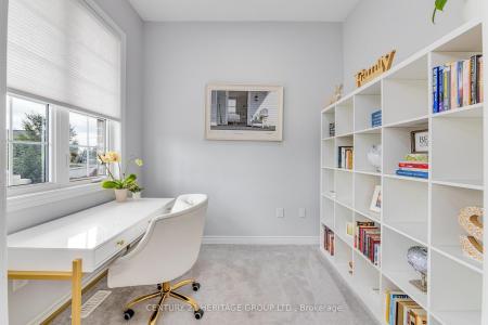 61 KINGSMERE CRESCENT, New Tecumseth, Ontario L9R 0K6, Canada