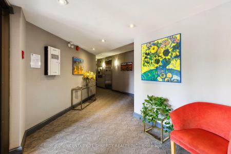 295 GILMOUR STREET, Ottawa Centre, Ontario K2P 0P7, Canadá