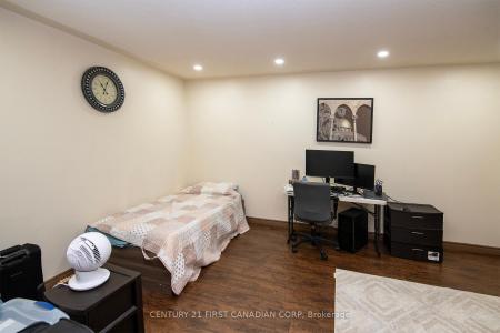 39 ADRIANS WAY, London East, Ontario N5V 4G1, Canadá