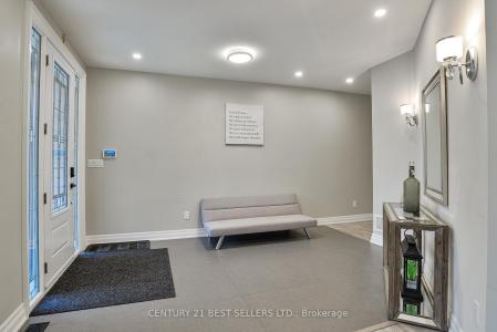 181 ANGLO STREET, Bracebridge, Ontario P1L 2H3, Canadá