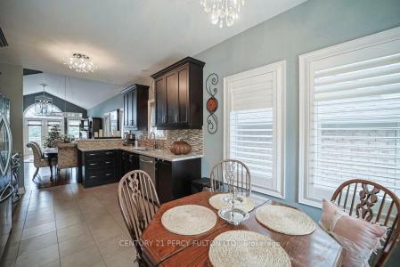 159 RIDGE WAY, New Tecumseth, Ontario L9R 0H3, Canada