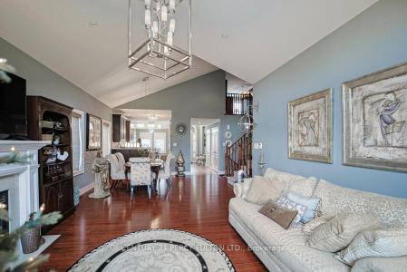 159 RIDGE WAY, New Tecumseth, Ontario L9R 0H3, Canada