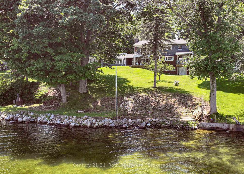 330 BAY STREET, Orillia, Ontario L3V 3X4, Canada