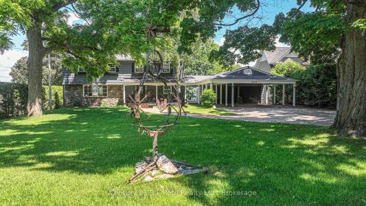 330 BAY STREET, Orillia, Ontario L3V 3X4, Canada