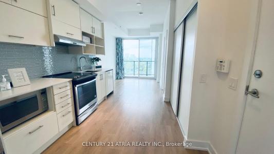128 FAIRVIEW MALL DRIVE, Toronto, Ontario M2J 0E8, CANADÁ
