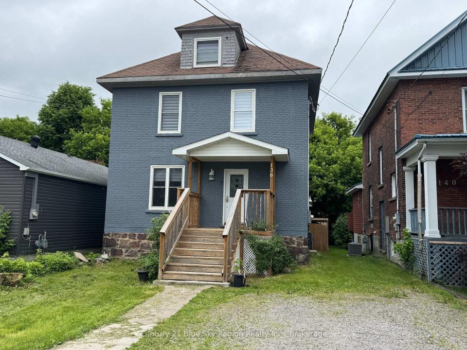 136 SECOND AVENUE E, North Bay, Ontario P1B 1L2, Kanada
