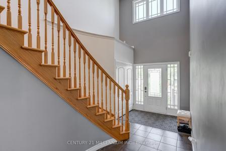 82 WARDLAW AVENUE, Orangeville, Ontario L9W 6M3, Canada