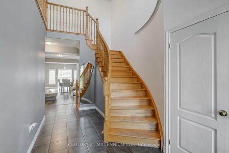 82 WARDLAW AVENUE, Orangeville, Ontario L9W 6M3, Canada