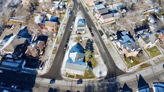 194 DUNLOP STREET E, Barrie, Ontario L4M 1B4, Canada