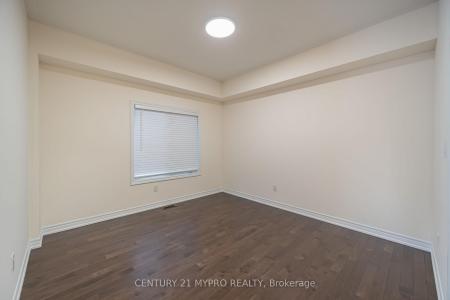 33 PIETROWSKI DRIVE, Georgina, Ontario L4P 0J7, CANADÁ