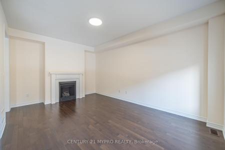 33 PIETROWSKI DRIVE, Georgina, Ontario L4P 0J7, CANADÁ