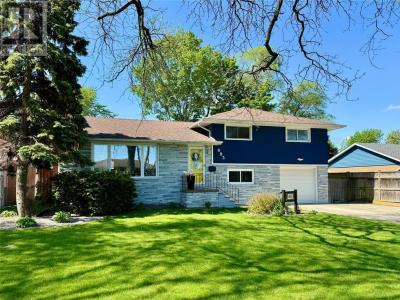 983 DEVINE STREET, Sarnia, Ontario N7S 1A9, Canada