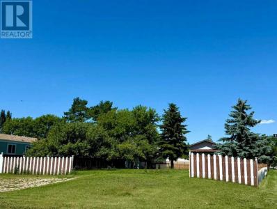 1958 5 AVENUE, Wainwright, Alberta T9W 1H9, Canada