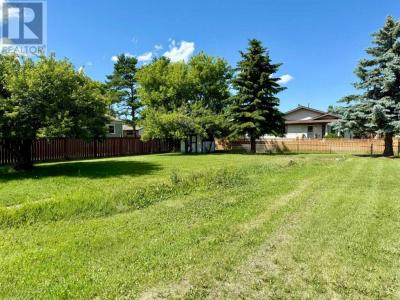 1958 5 AVENUE, Wainwright, Alberta T9W 1H9, Canada