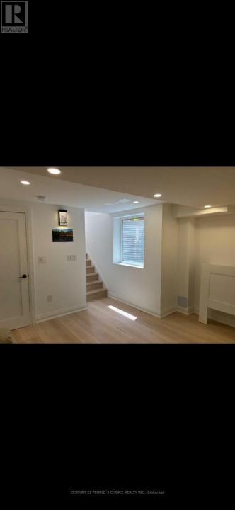 1056 CHARMINSTER CRESCENT EAST, Mississauga (east Credit), Ontario L5V 1R1, Canada