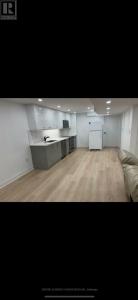 1056 CHARMINSTER CRESCENT EAST, Mississauga (east Credit), Ontario L5V 1R1, Canada