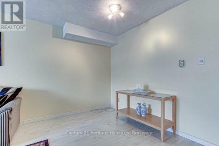 1215 CHEAPSIDE STREET, London East (east C), オンタリオ N5Y 5J9, カナダ