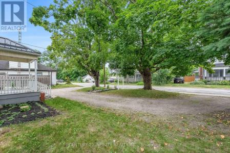 128 GLENGARRY ROAD, Kawartha Lakes (manvers), オンタリオ L0A 1A0, カナダ