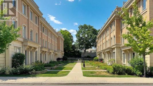 10 HARGRAVE LANE, Toronto (bridle Path-sunnybrook-york Mills), Ontario M4N 0A4, Canada