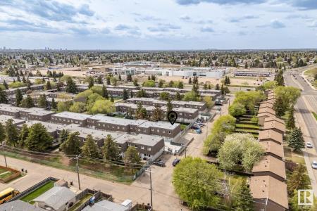 523 VILLAGE ON THE GREEN NW, Edmonton, 阿尔伯塔 T5A 1H2, 加拿大