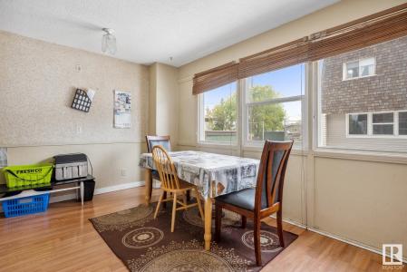 523 VILLAGE ON THE GREEN NW, Edmonton, 阿尔伯塔 T5A 1H2, 加拿大