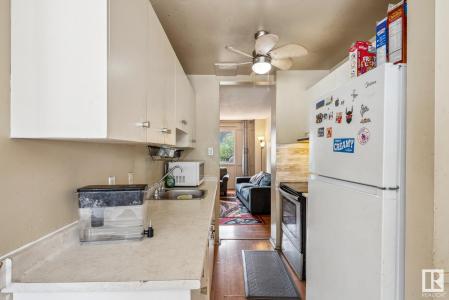 523 VILLAGE ON THE GREEN NW, Edmonton, 阿尔伯塔 T5A 1H2, 加拿大