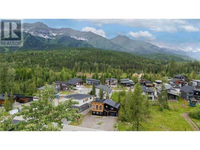 2 HUCKLEBERRY PLACE, Fernie, British Columbia V0B 1M1, Canada