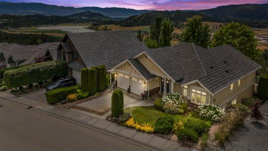 1792 CAPISTRANO PEAKS CRESCENT, Kelowna, British Columbia V1V 2N1, Canada