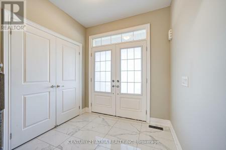 150 WALTER ENGLISH DRIVE, East Gwillimbury (queensville), Ontario L9N 0Y8, Canada