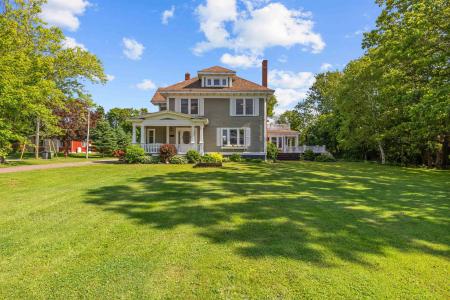 141 VICTORIA ROAD, Summerside, Isla Del Principe Edward C1N 2G6, Canadá