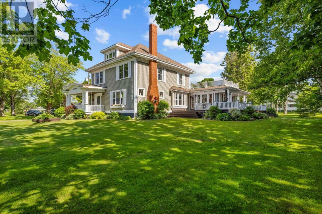 141 VICTORIA ROAD, Summerside, Isla Del Principe Edward C1N 2G6, Canadá