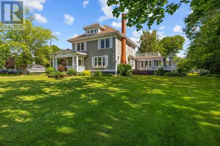 141 VICTORIA ROAD, Summerside, Isla Del Principe Edward C1N 2G6, Canadá