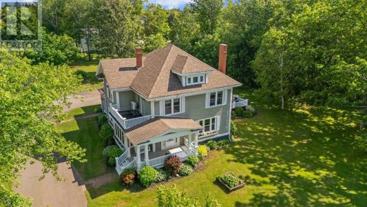 141 VICTORIA ROAD, Summerside, Isla Del Principe Edward C1N 2G6, Canadá