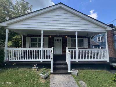 741 East Wood Avenue, Big Stone Gap, Virginia 24219