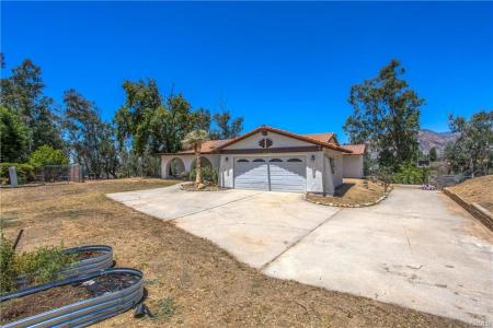 32272 Florida Avenue, Mentone, カリフォルニア 92359, アメリカ合衆国