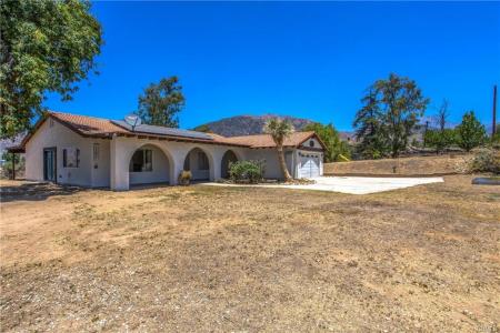 32272 Florida Avenue, Mentone, カリフォルニア 92359, アメリカ合衆国