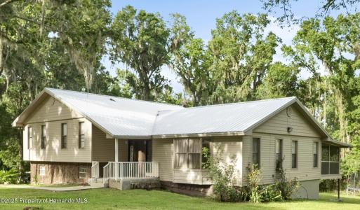 10420 Carlin Drive, Brooksville, Florida 34601, USA