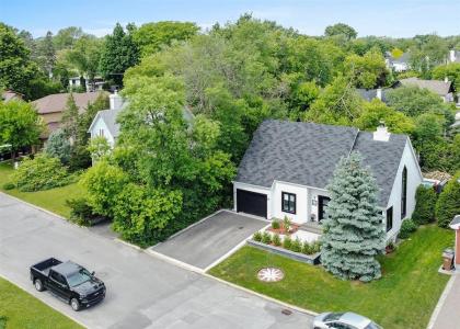 749  Rue Galbrand, Laval (Sainte-Dorothée), Quebec H7X 3B5, Kanada