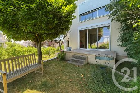 Suresnes, Île-de-France 92150, França