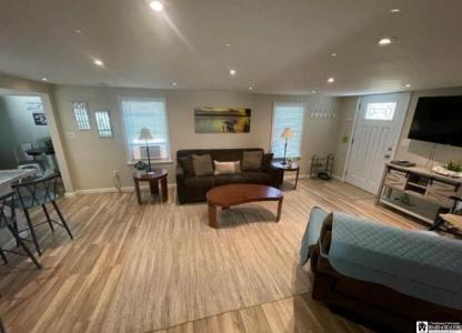 3 Mapleview Ave., Lakewood, Nowy Jork 1470, USA