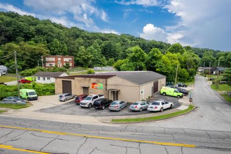708 Argillite Road, Flatwoods, WV 41169, USA