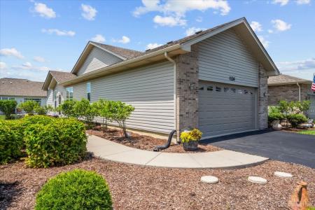 1126 Mandalay Lane , 1126, Bolingbrook, Illinois 60490, USA
