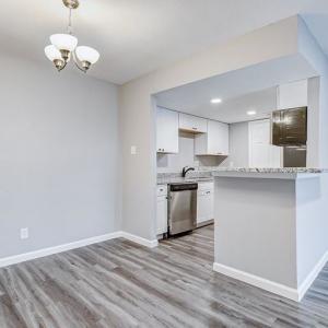 327 West Hufsmith Drive #401, Tomball, 得克萨斯州 77375, 美国