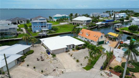 2277 Sapodilla Lane, St James City, Florida 33956, USA